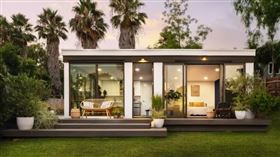 位於美國加州的奧克蘭城市「Mighty Buildings」建築公司，使用6公尺的3D列印機，只用短短一天的時間，打造出一棟美輪美奐的「豪宅」。（圖／Mighty Buildings公司授權提供）