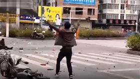 碾死弟女友復仇！他再撞死1人4傷　路上興奮狂舞：缺陪葬
圖／翻攝自鯊魚說YT