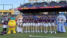 霹靂布袋戲,中信兄弟,霹靂兄弟,素還貞,一頁書,球迷（霹靂國際提供）