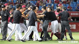 中職／4次觸身爆衝突　曾總：非故意