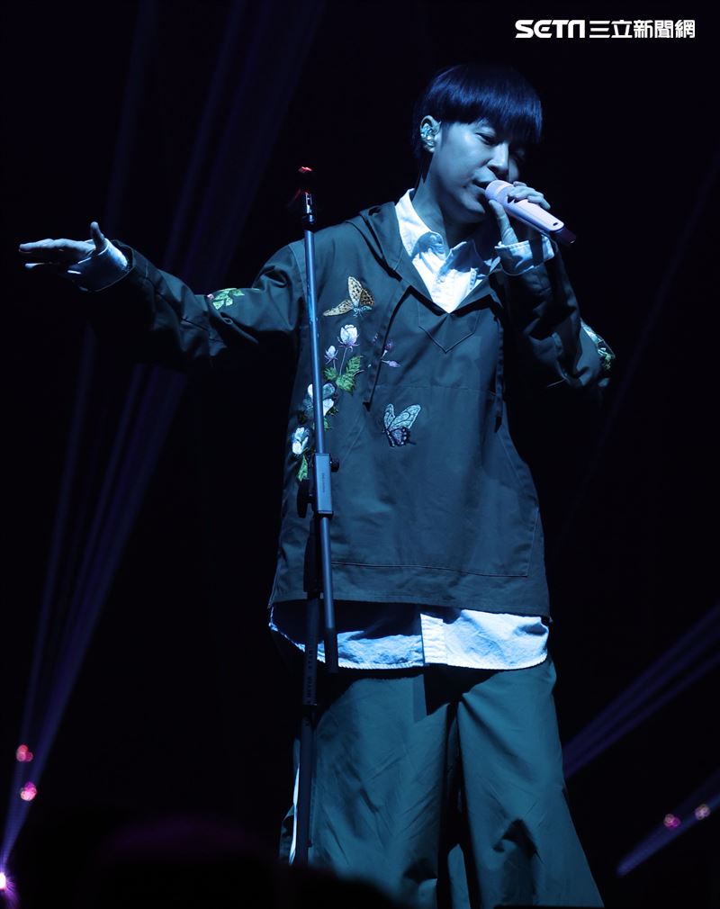 魚丁糸青峰臺北流行音樂中心「嗨！北流」開幕演唱會。（記者邱榮吉/攝影）