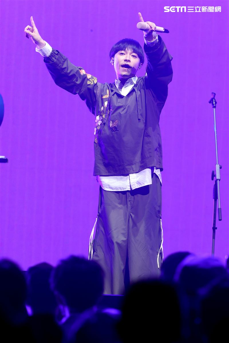 魚丁糸青峰臺北流行音樂中心「嗨！北流」開幕演唱會。（記者邱榮吉/攝影）