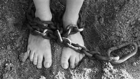 日本,PS4,高中女學生,網友,軟禁