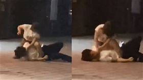 潑辣女當街騎上男子狂揍　下秒一舉動網看傻
圖翻攝自臉書爆廢公社