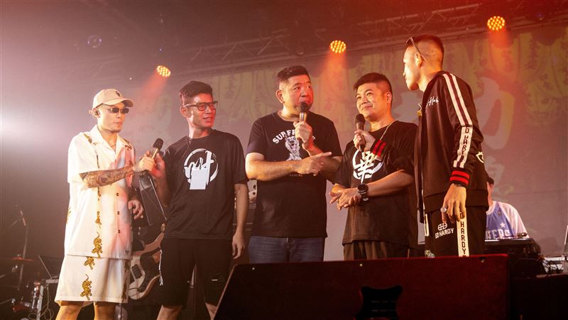 7年還光千萬債！馬國畢當嘉賓樂開唱