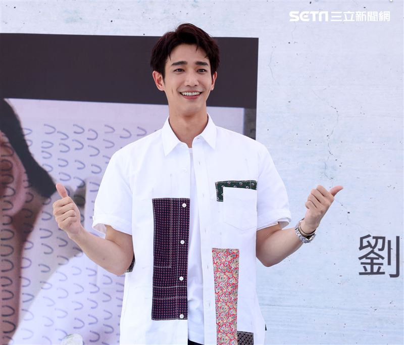 劉以豪首張個人EP「Ü」台北慶功簽唱會。 (記者邱榮吉/攝影)