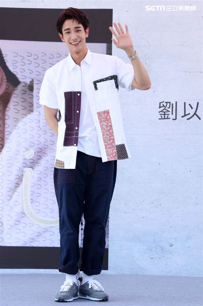 劉以豪首張個人EP「Ü」台北慶功簽唱會。 (記者邱榮吉/攝影)