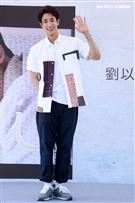 劉以豪首張個人EP「Ü」台北慶功簽唱會。 (記者邱榮吉/攝影)