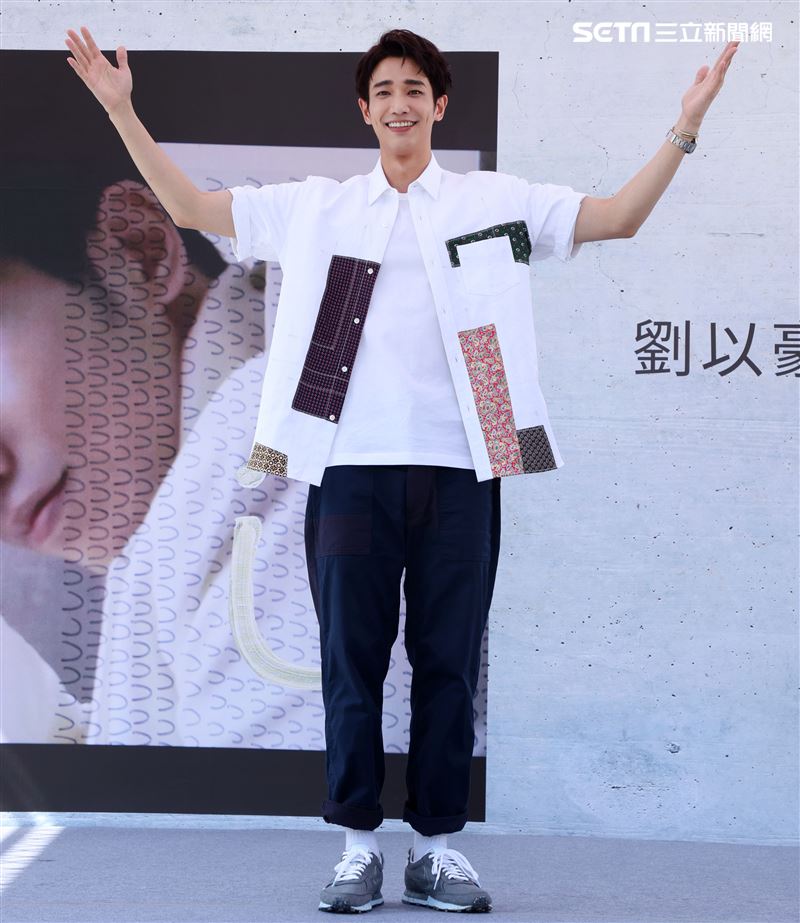 劉以豪首張個人EP「Ü」台北慶功簽唱會。 (記者邱榮吉/攝影)