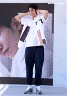 劉以豪首張個人EP「Ü」台北慶功簽唱會。 (記者邱榮吉/攝影)