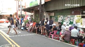 代購單趟賺4百元　排蛋黃酥中彰齊發