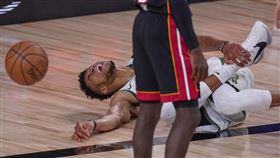 NBA／字母哥傷退　絕境公鹿竟贏了
NBA,季後賽,密爾瓦基公鹿,Giannis Antetokounmpo,傷退
美聯社／達志影像