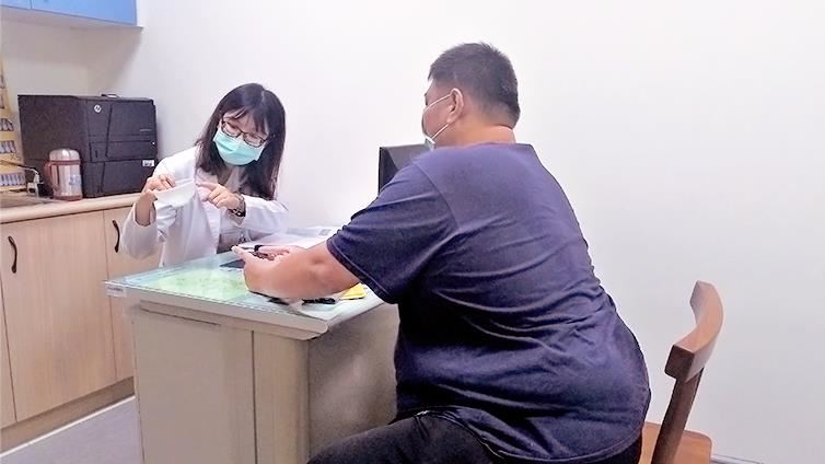 胃夾減重不切胃　遵守飲食法不復胖