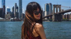 網紅「游彤葳wei」/跟曾擔任酒店經紀的好友分享酒店文化。（臉書