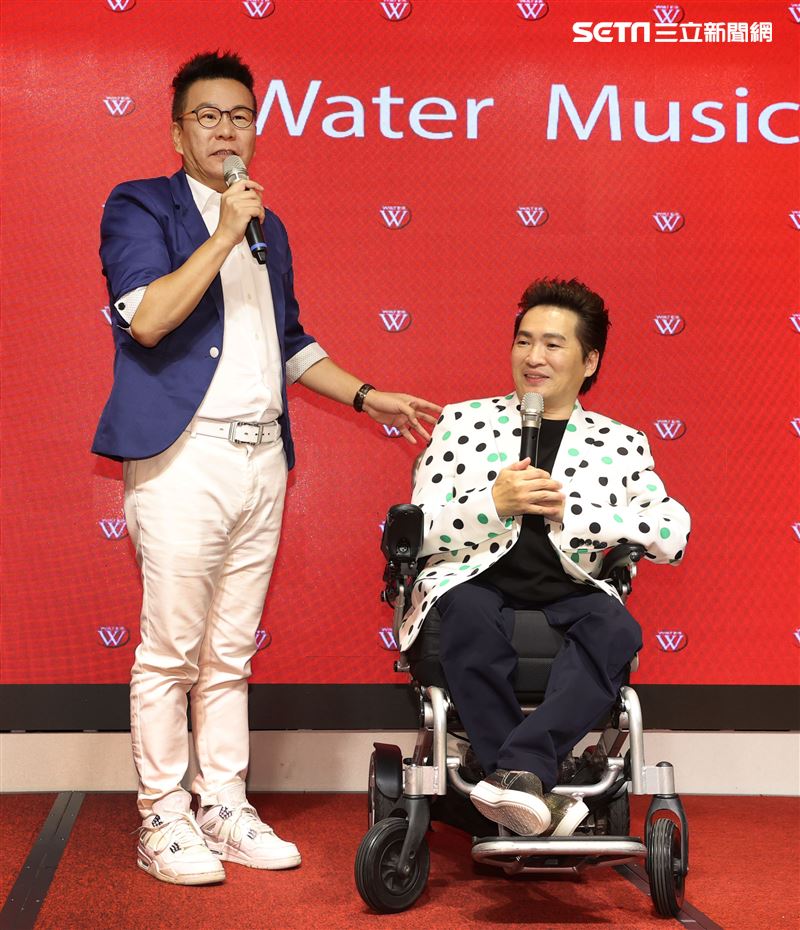 生命鬥士蔡義德台語專輯發片好友沈玉琳站台加油。（記者邱榮吉/攝影）。（記者邱榮吉/攝影）