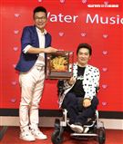 生命鬥士蔡義德台語專輯發片好友沈玉琳站台加油。（記者邱榮吉/攝影）。（記者邱榮吉/攝影）