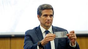 巴西央行為了因應民眾在疫情期間，對現金的需求增加，首次發行200雷亞爾面額大鈔（約新台幣1150元）。（圖／翻攝自facebook.com/bancocentraldobrasil）
