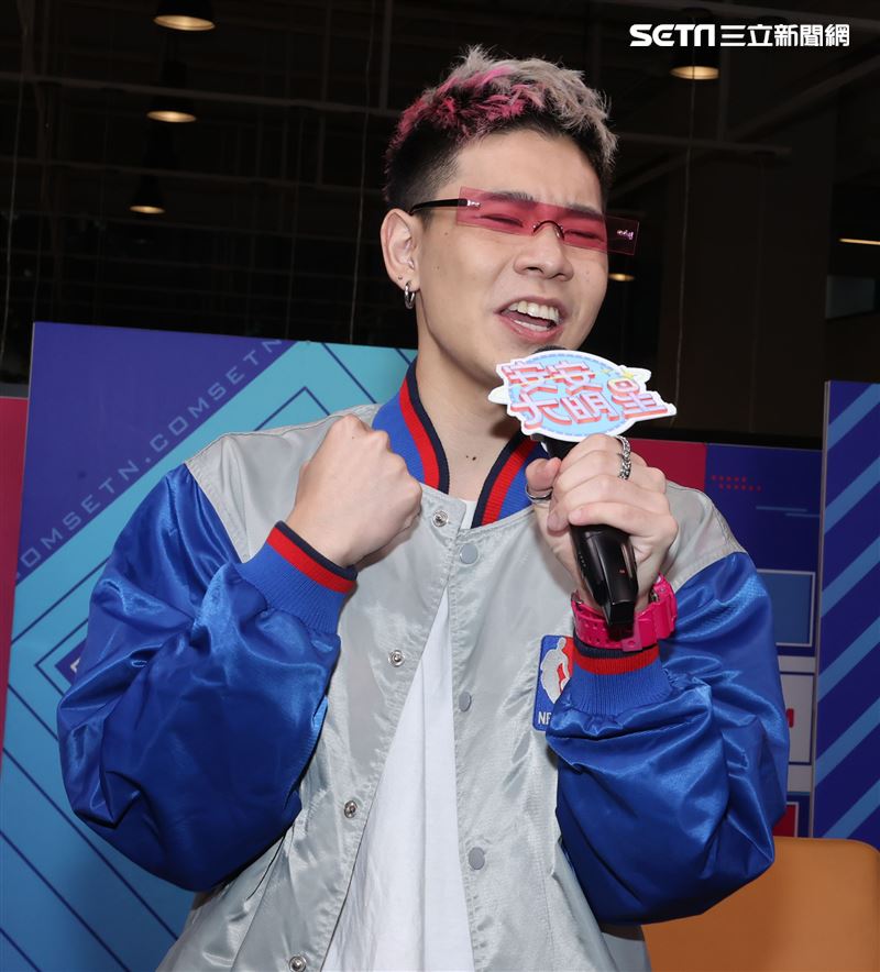 黃右年安安大明星(唱片宣傳)。（記者邱榮吉/攝影）