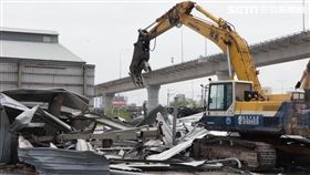 拆除違建。（圖／新北市工務局提供）