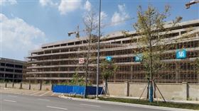 武漢弘芯半導體的廠房蓋到一半就停工（圖／翻攝自微博）