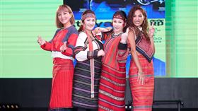 溫嵐（右二）、呂薔（右一）、羅美玲（左二）、璽恩（左一）。（圖／Atayal泰雅音樂節提供）