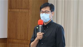 緊盯中鋼空污改善  陳其邁促好要更好快要更快高雄市長陳其邁（圖）7日訪視中鋼公司空污防制及節能減碳進度，陳其邁期許中鋼「好還要更好、快還要更快」，也盼中鋼在污染防制扮演「領頭羊」。中央社記者王淑芬攝  109年9月7日