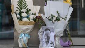 弔念李文亮…武漢「全城吹哨」畫面曝光　哭喊聲傳遍整座城（圖／翻攝自微博）