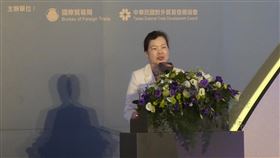 王美花：去年鼓勵台商回流 如今成疫情超前部署經濟部長王美花4日表示，去年因應美中貿易戰，鼓勵台商回流，分散風險，沒想到今年遇到疫情，先前的鼓勵轉變成超前部署。中央社記者梁珮綺攝　109年9月4日