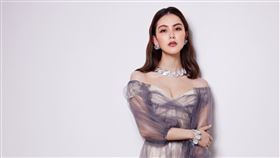 Boucheron品牌大使昆凌出席Boucheron Cotnempaltion 頂級珠寶展。（圖／品牌提供）