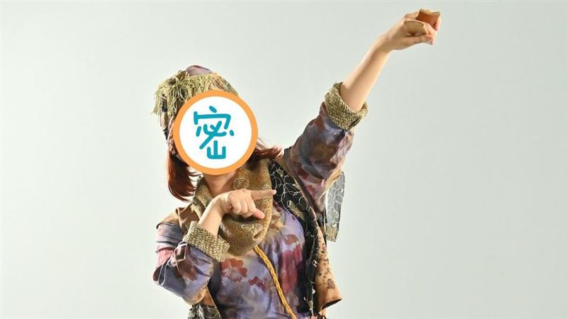女星2年薪7萬　顧病母欠30萬卡債