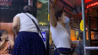 婦狂敲公車門飆罵司機　網罵：沒文化