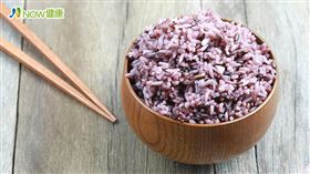 名家專用／NOW健康／紫米、黑米、黑芝麻均含有豐富的花青素，而這是水溶性色素，清洗時易溶出而呈現淺深不一的紫紅色，屬於正常現象。(勿用)
