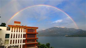 日月潭午後出現美麗的彩虹。（圖／涵碧樓提供）