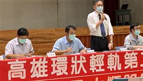 高雄輕軌二階路段說明會 吳嘉昌主持高雄市捷運工程局規畫自10日起舉辦5場高雄輕軌捷運二階路段里民說明會，首場晚間登場，捷運局副局長吳嘉昌（立者）表示，將綜整不同意見交相關局處及專業顧問提出因應對策，市府會持續努力盼取得民意共識。中央社記者王淑芬攝　109年9月10日