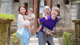 YouTuber蔡阿嘎跟老婆二伯婚後育有「蔡桃貴」和「蔡波能」。二伯IG