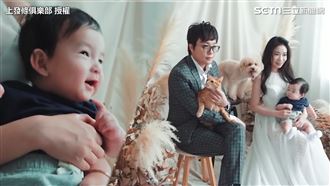 一家五口拍合照　兒子聽這詞就燦笑！