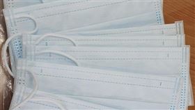 8片稀有「單耳掛」口罩（圖／樂陶陶提供）