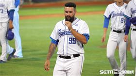 ▲富邦悍將新洋投奇優力。（圖／記者劉彥池攝影）