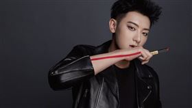 人氣男星黃子韜曾是韓團EXO成員。（圖／翻攝自黃子韜工作室微博）