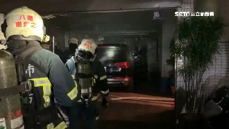車庫充電器短路起火　險燒路邊跑車