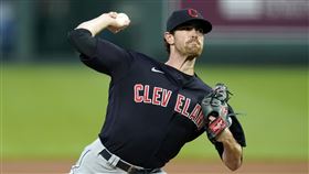 ▲印地安人先發投手畢柏（Shane Bieber）先發10場投出百K史上最快。（圖／美聯社／達志影像）