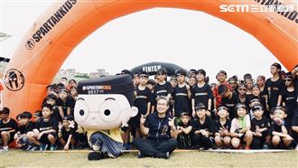 斯巴達障礙賽登場 阿甯咕陪跑小勇士