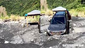 武界露營被水沖走／翻攝畫面