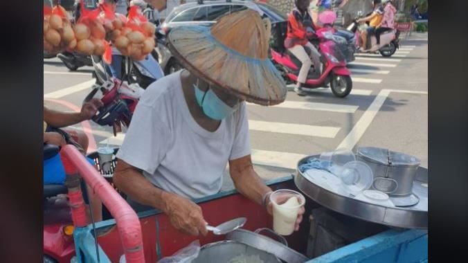 台南豆花伯遭屁孩棄單　警方揭真相