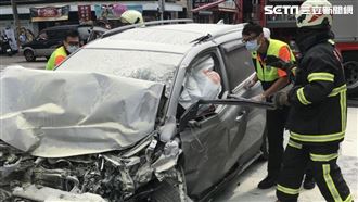 男逆向闖紅燈連環撞　釀3傷封鎖路口