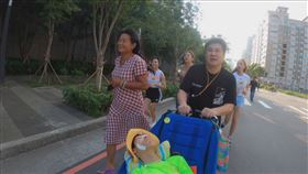 胡瓜,棚外,馬拉松,單親媽,腦麻兒,扶養。圖／民視提供