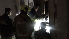 台北市，信義區，遠百信義，A13，電梯，受困