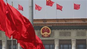 德國大報指出，歐洲輕聲批評中國的年代已結束，最近對中國的風向有所改變，鑑於中國愈來愈封閉和強勢，歐洲的立場也應該強硬。圖為北京人民大會堂。（中新社）