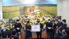 嚴詠能追思音樂會  李永得頒總統褒揚