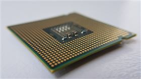 在自有晶片技術仍然高度依賴他人的情況下，美國政府對華為祭出的禁令，重重衝擊中國正在發展中的高科技產業。（圖取自Pixabay圖庫）